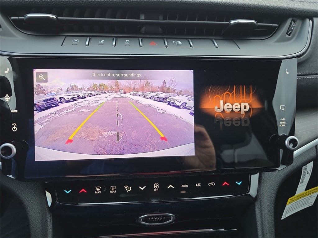 2026 Jeep Grand Cherokee Laredo