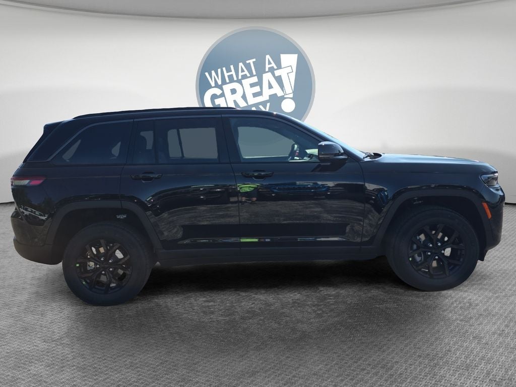 2026 Jeep Grand Cherokee Altitude