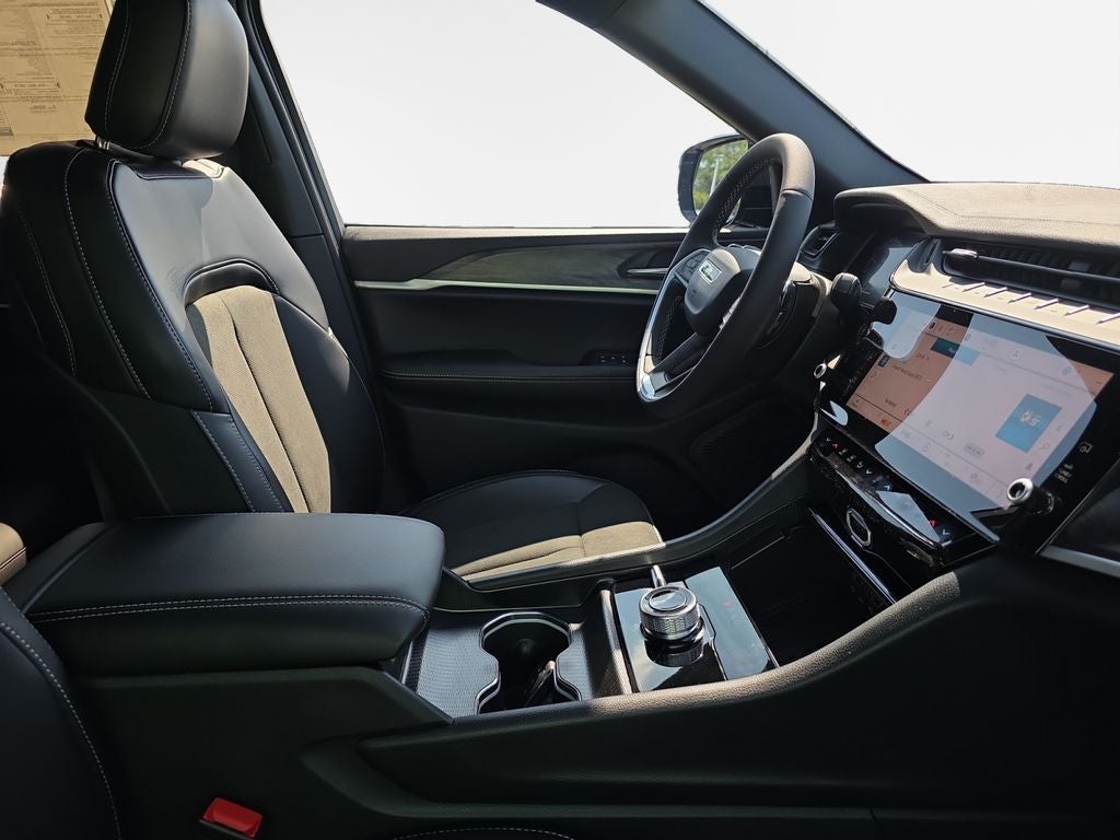 2026 Jeep Grand Cherokee Altitude