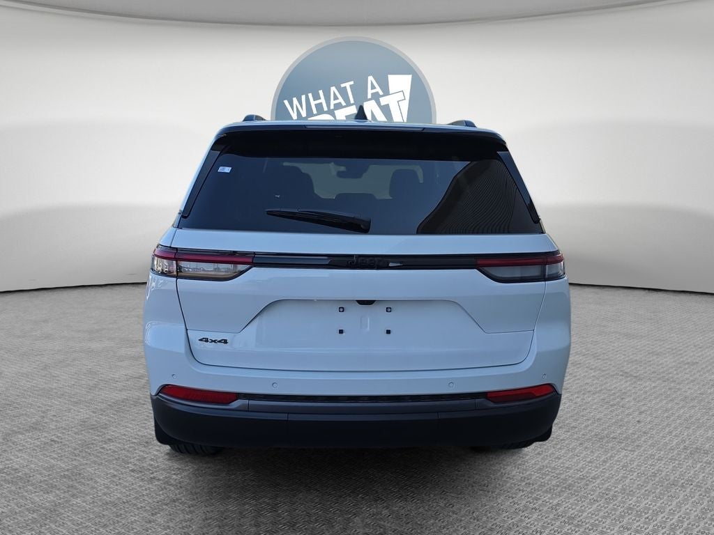 2026 Jeep Grand Cherokee Laredo