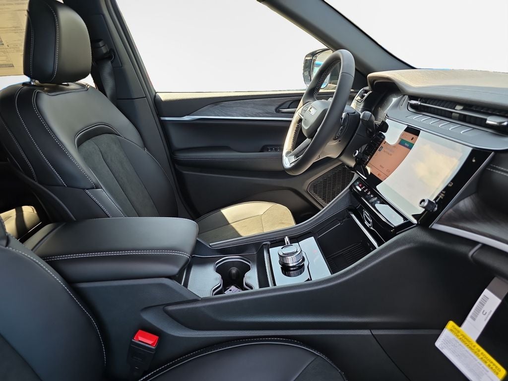 2026 Jeep Grand Cherokee Altitude