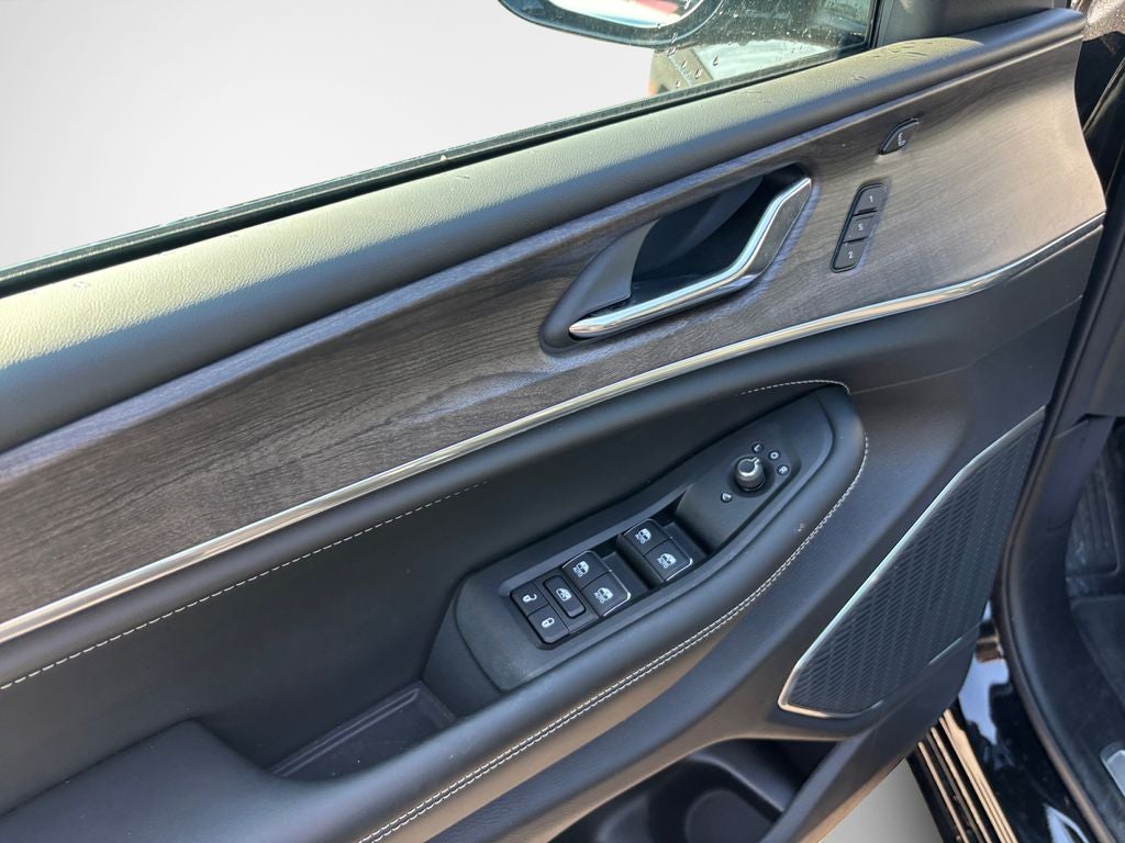 2025 Jeep Grand Cherokee Overland