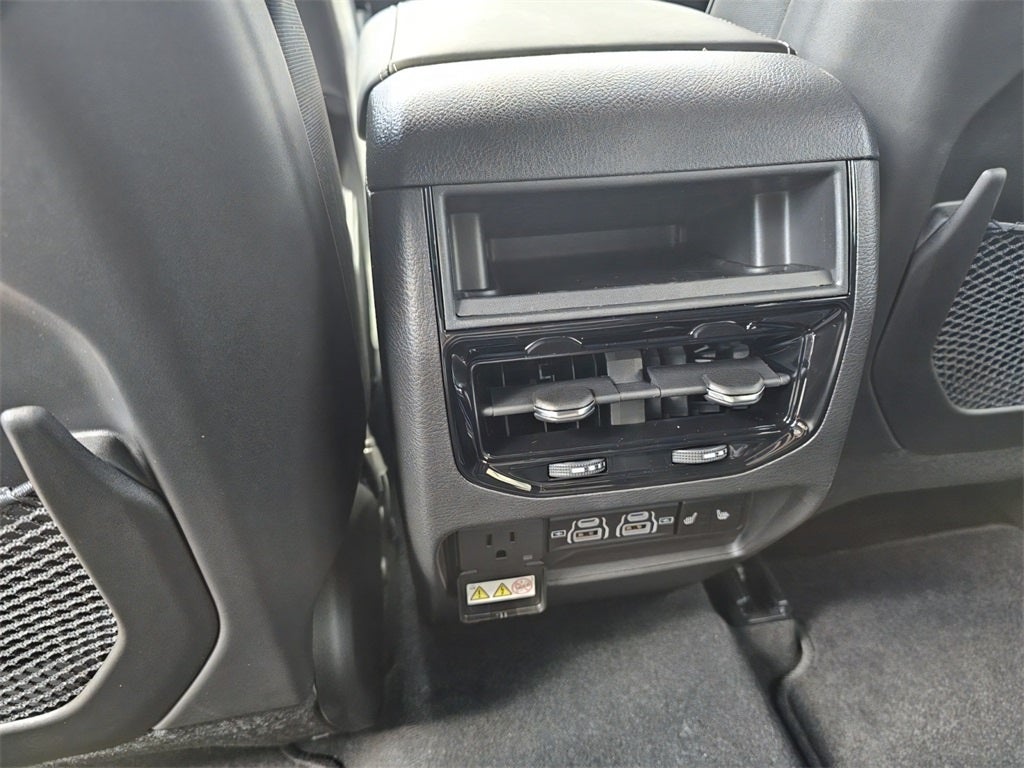 2025 Jeep Grand Cherokee Overland