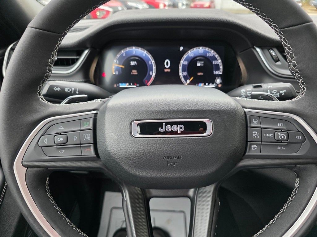 2025 Jeep Grand Cherokee Laredo