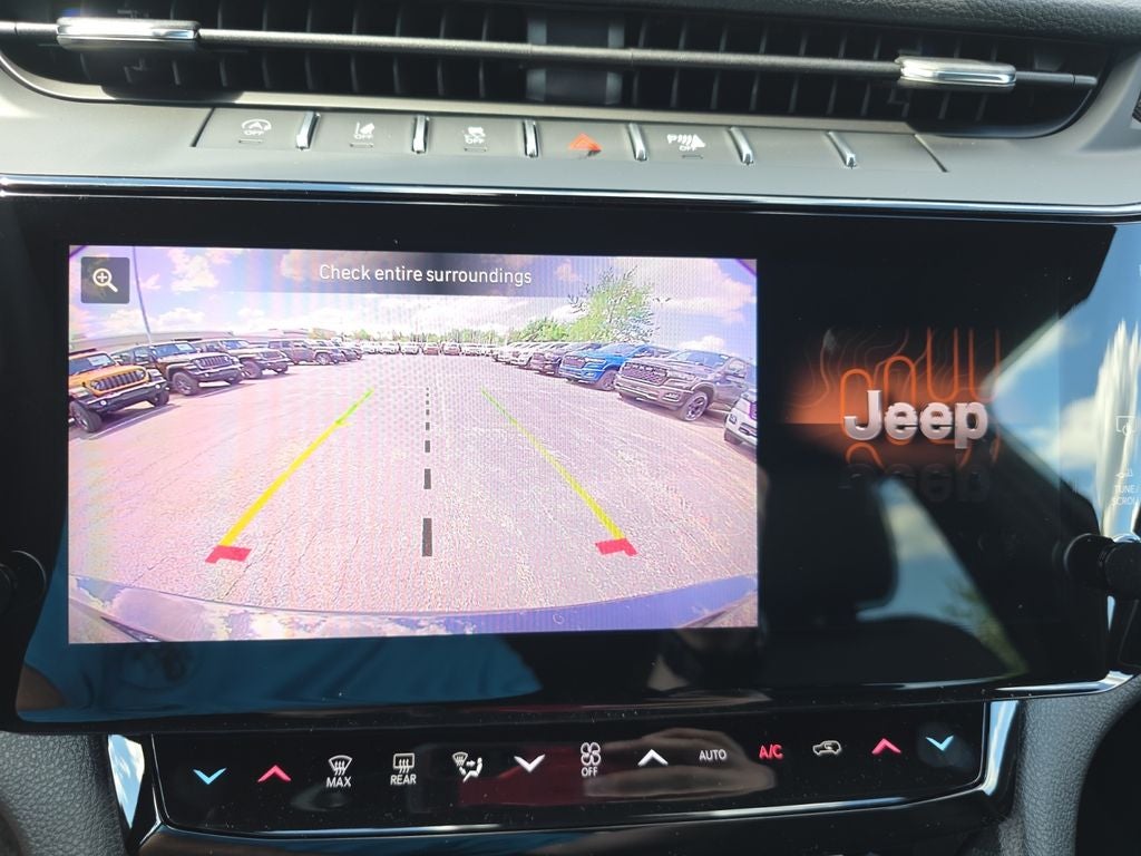 2026 Jeep Grand Cherokee Laredo