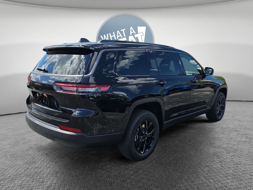 2026 Jeep Grand Cherokee Laredo