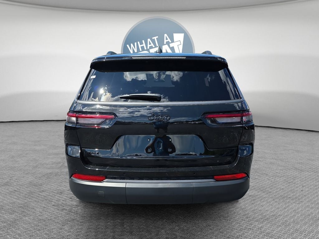 2026 Jeep Grand Cherokee Laredo