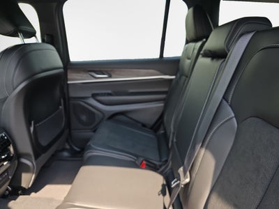 2026 Jeep Grand Cherokee Base