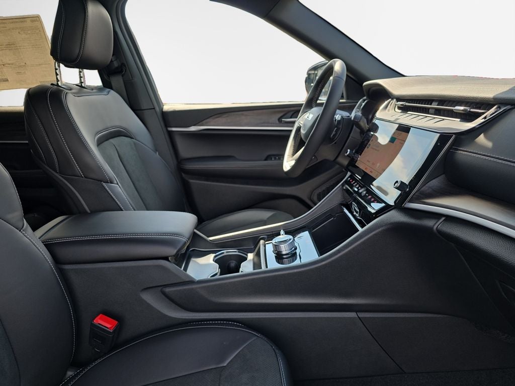 2026 Jeep Grand Cherokee Base