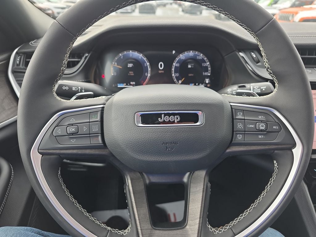 2026 Jeep Grand Cherokee Laredo