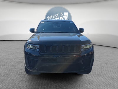 2027 Jeep Grand Cherokee Laredo Altitude