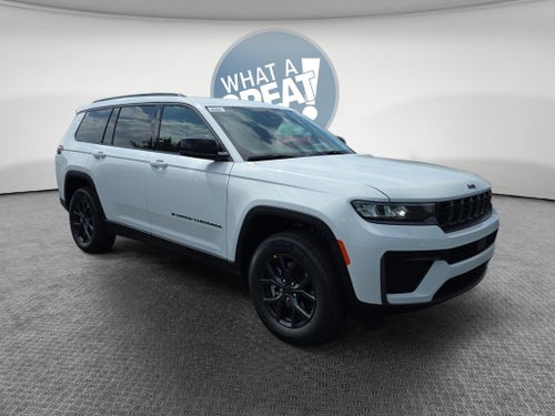 2027 Jeep Grand Cherokee Laredo Altitude