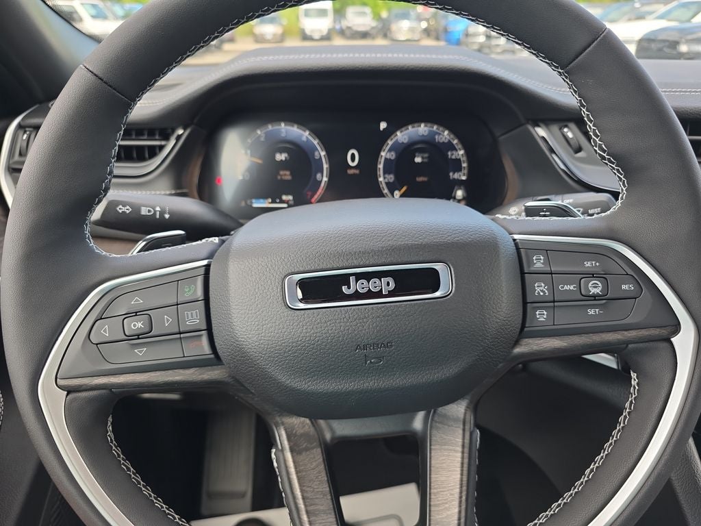 2027 Jeep Grand Cherokee Laredo Altitude