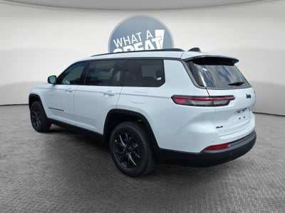 2027 Jeep Grand Cherokee Laredo Altitude