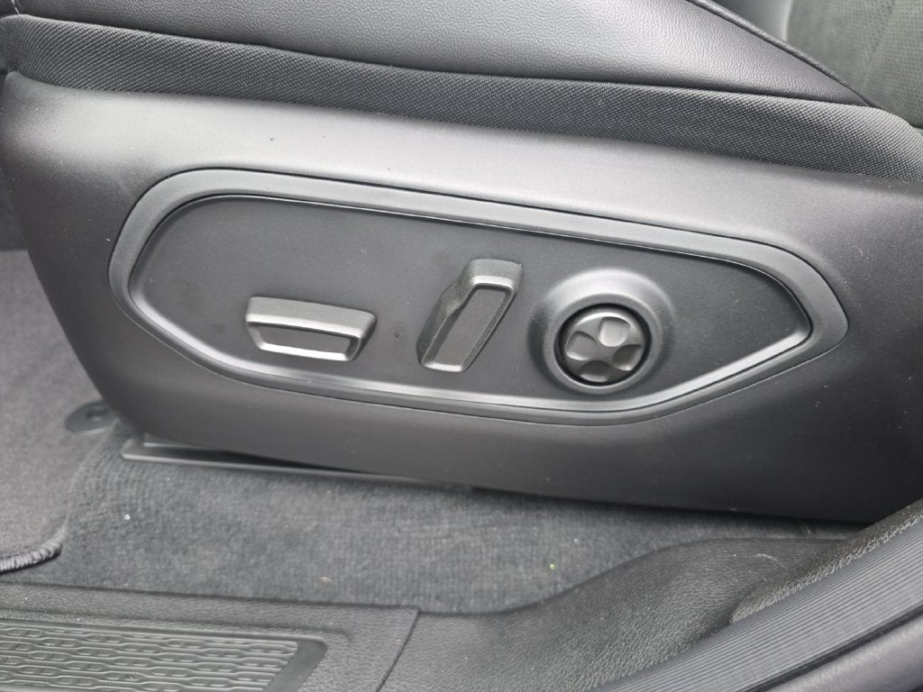2027 Jeep Grand Cherokee L Laredo Altitude