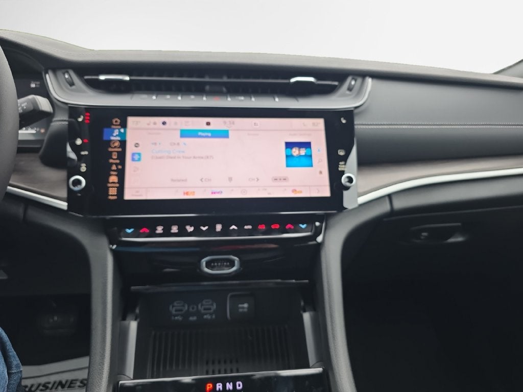 2027 Jeep Grand Cherokee L Laredo Altitude