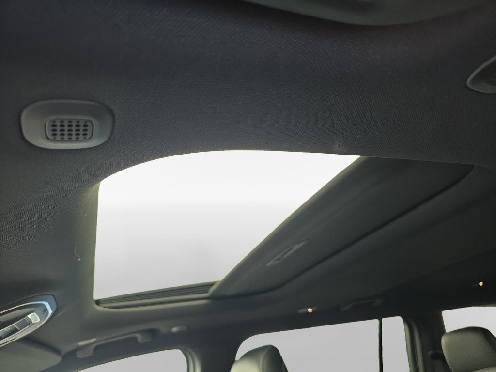 2027 Jeep Grand Cherokee L Laredo Altitude