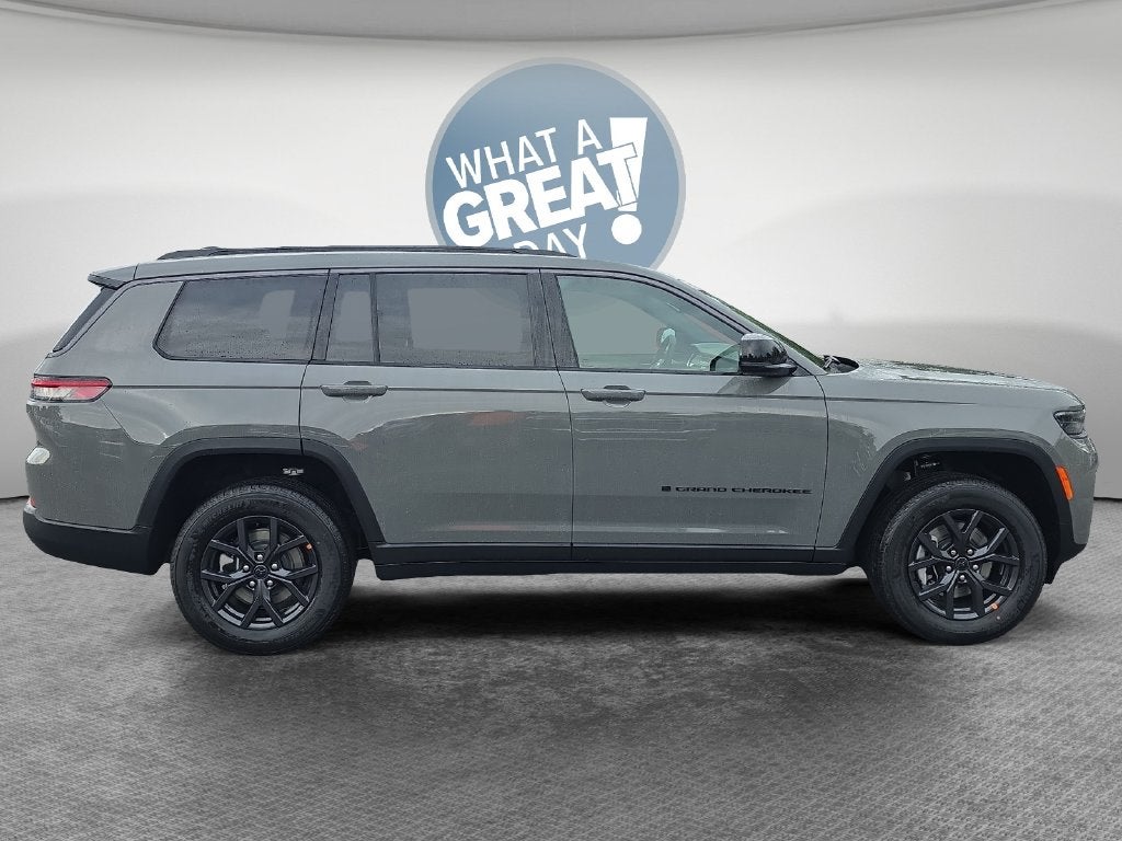 2027 Jeep Grand Cherokee L Laredo Altitude