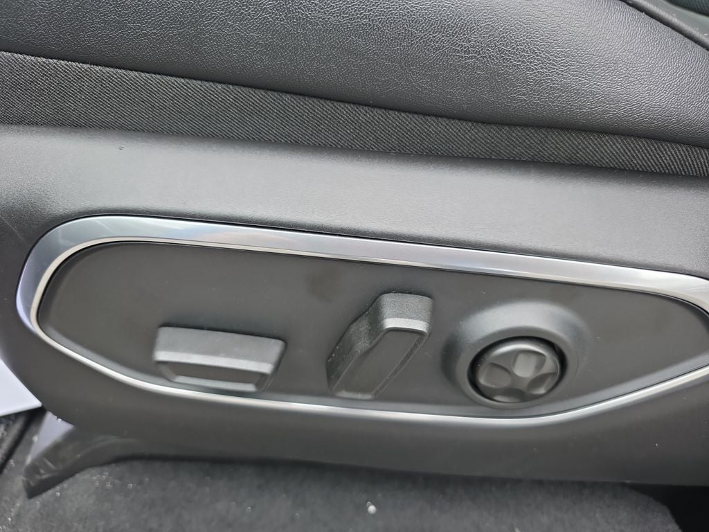 2026 Jeep Grand Wagoneer Base