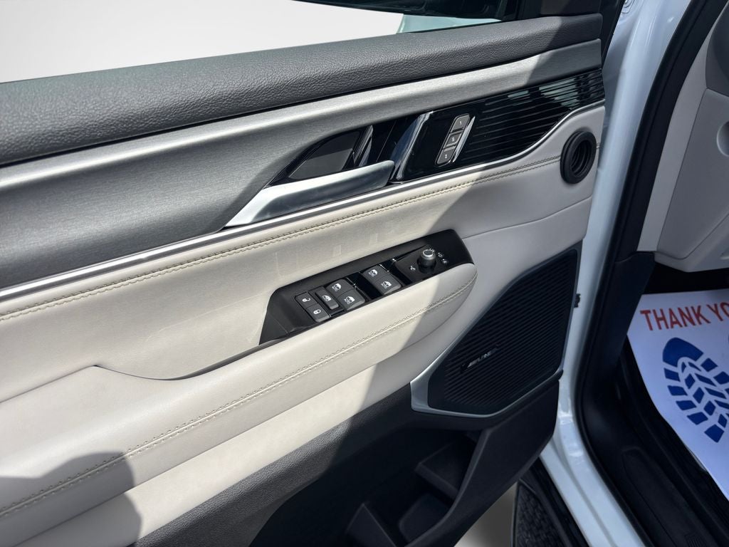 2026 Jeep Grand Wagoneer Base