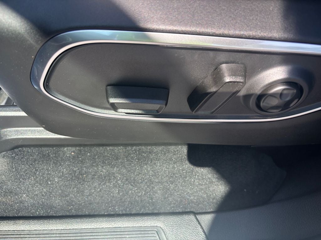 2026 Jeep Grand Wagoneer Base
