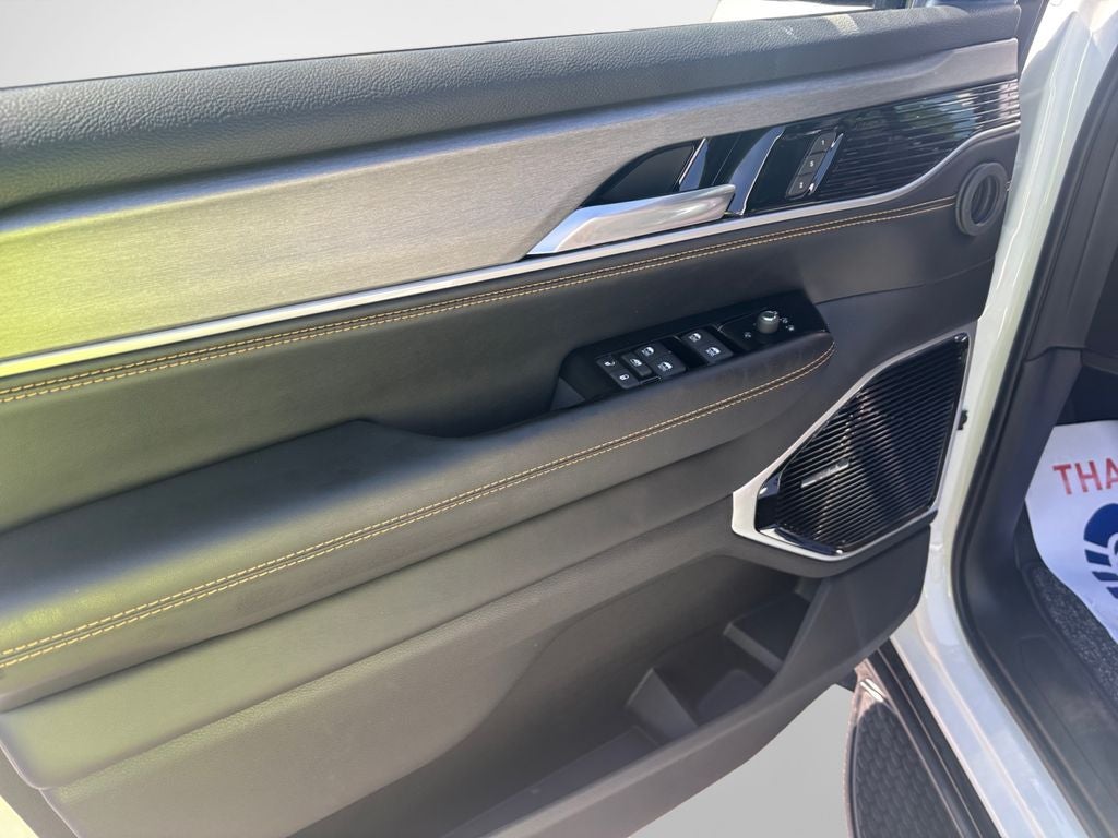 2026 Jeep Grand Wagoneer Base