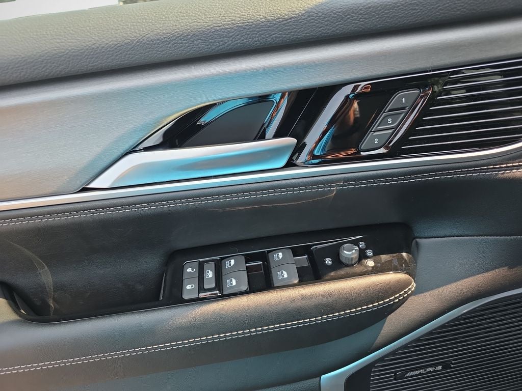 2026 Jeep Grand Wagoneer Base