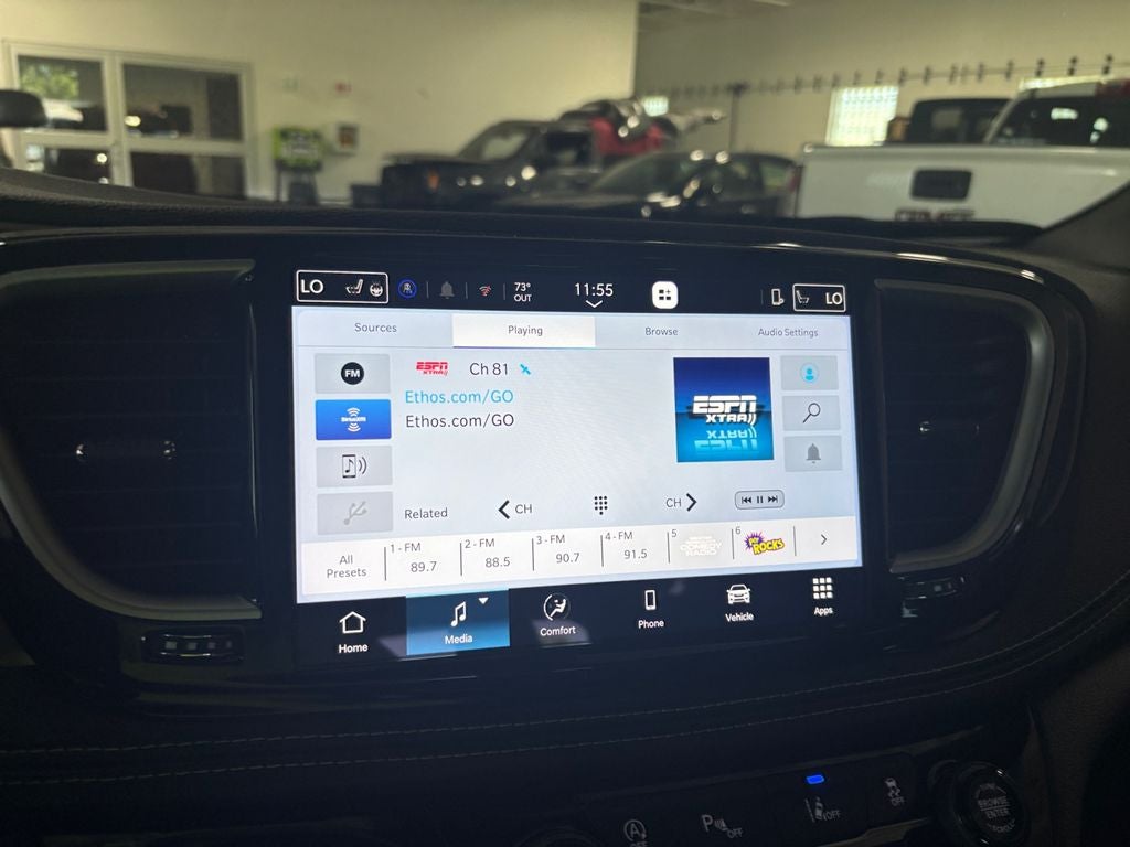 2026 Chrysler Pacifica Select
