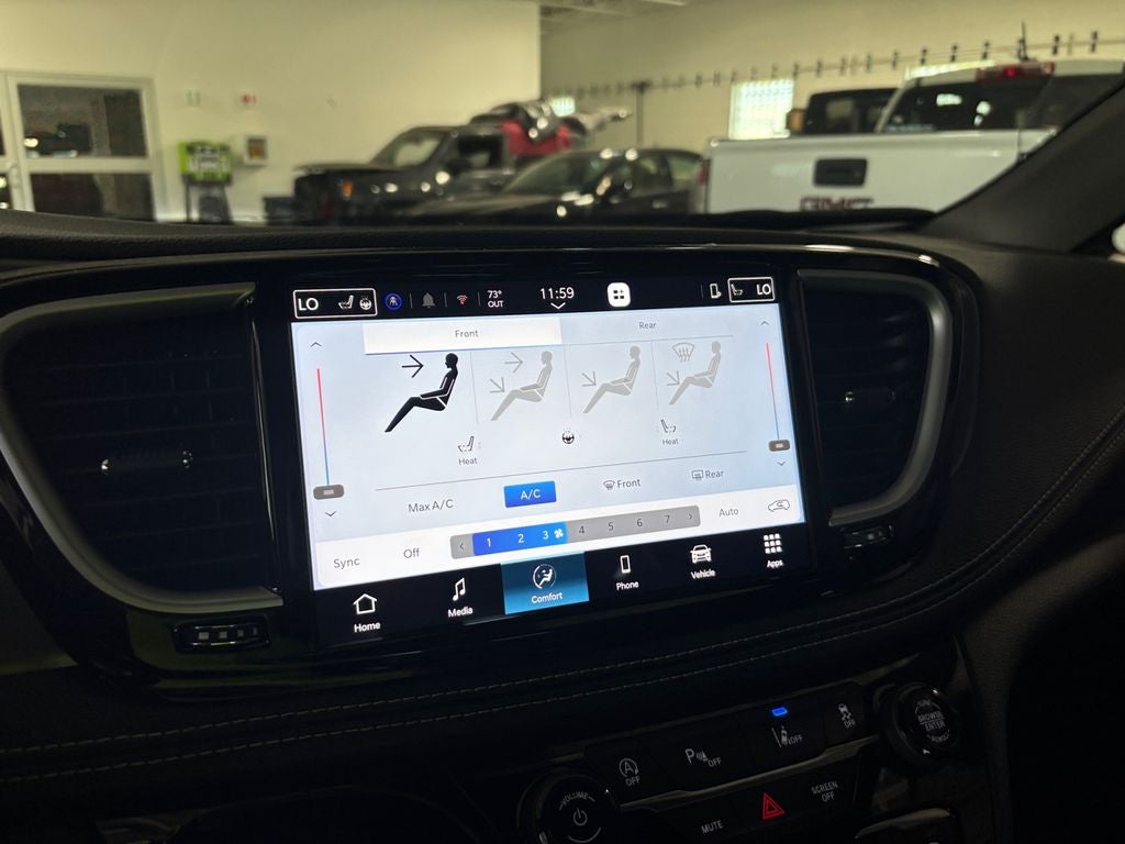 2026 Chrysler Pacifica Select