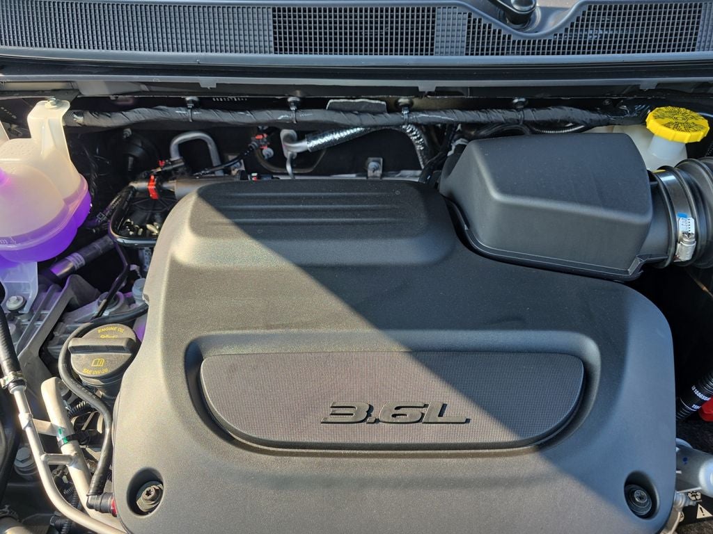 2027 Chrysler Pacifica Select