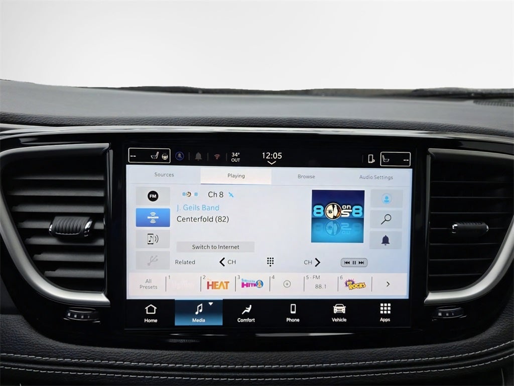 2026 Chrysler Pacifica Select