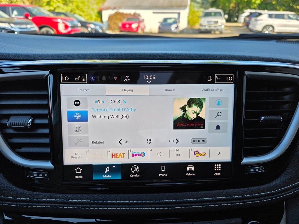 2026 Chrysler Pacifica Select