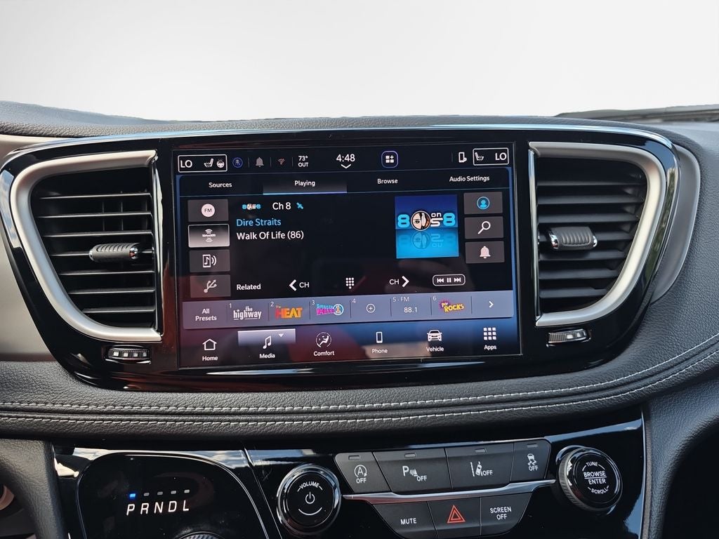 2027 Chrysler Pacifica Select