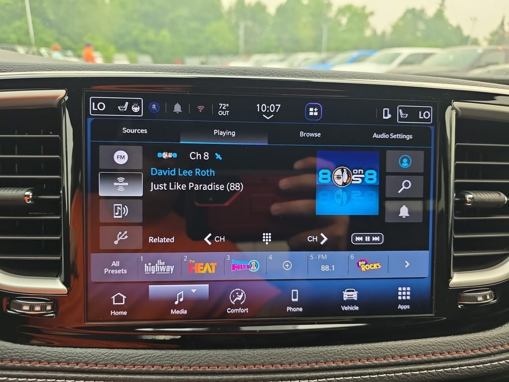 2027 Chrysler Pacifica Select