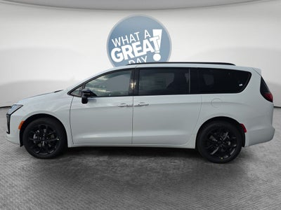 2027 Chrysler Pacifica Limited