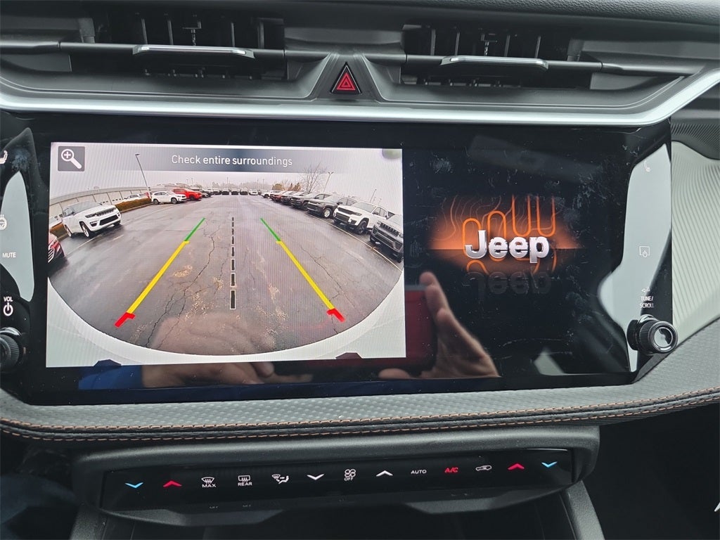 2026 Jeep Cherokee Laredo