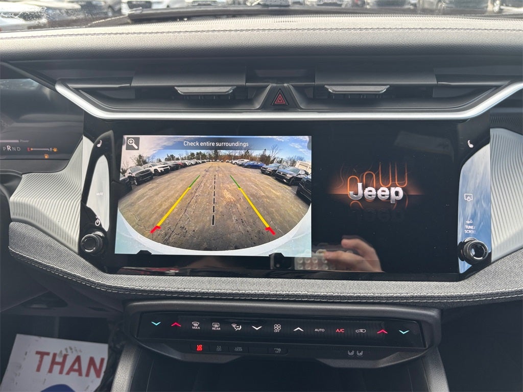 2026 Jeep Cherokee Laredo