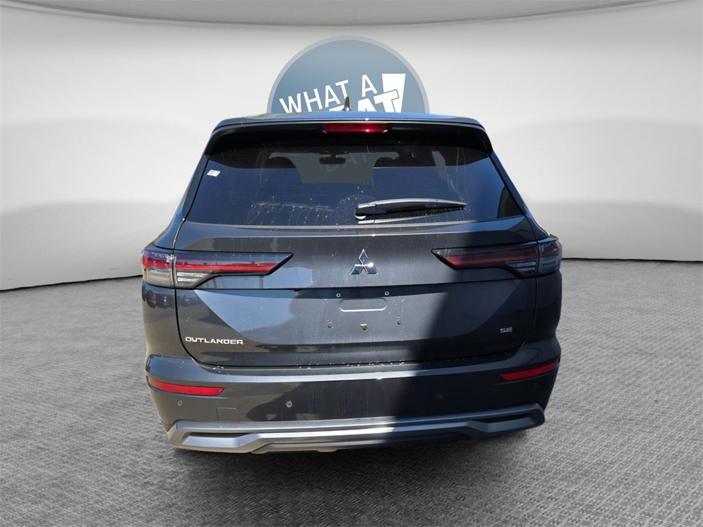 2025 Mitsubishi Outlander SE