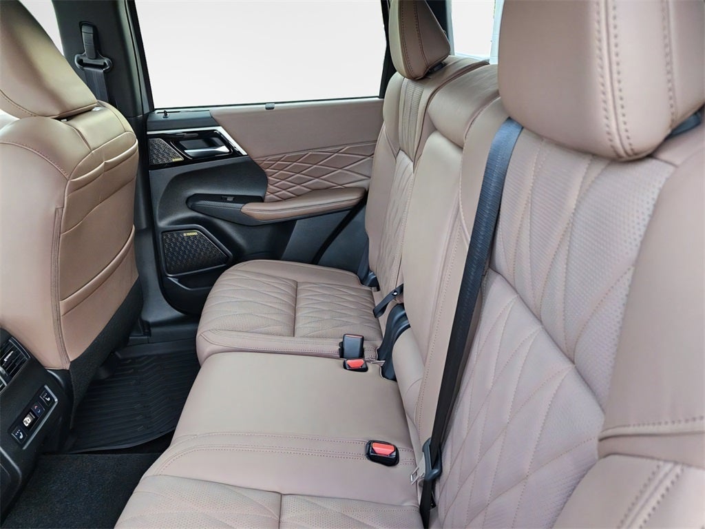 2025 Mitsubishi Outlander SEL