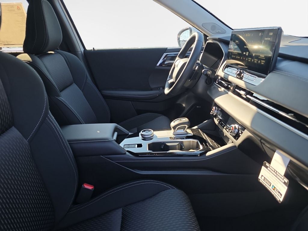 2026 Mitsubishi Outlander ES