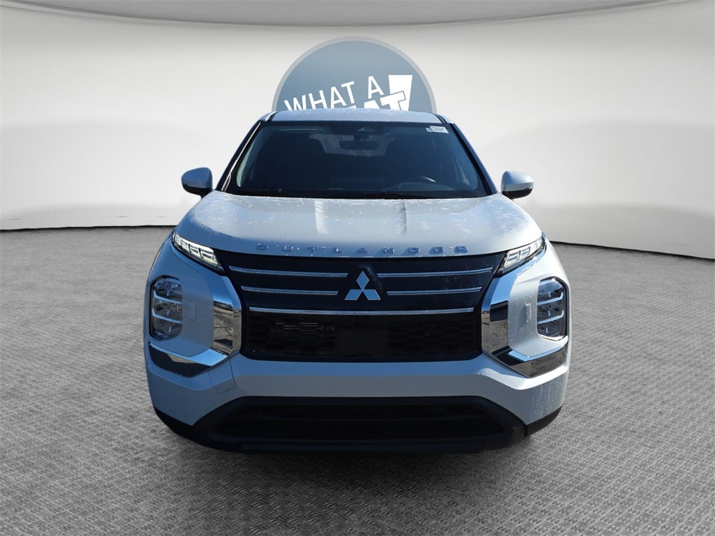 2026 Mitsubishi Outlander ES