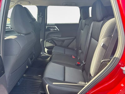 2026 Mitsubishi Outlander ES