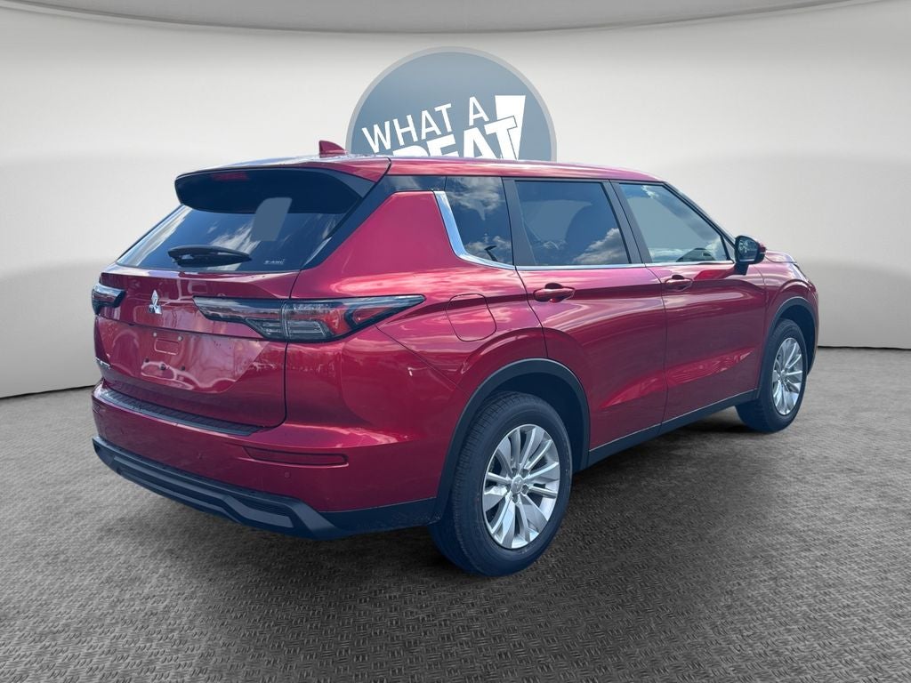 2026 Mitsubishi Outlander ES