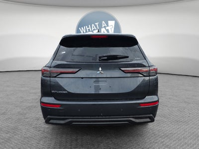 2026 Mitsubishi Outlander ES