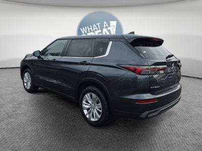2026 Mitsubishi Outlander ES
