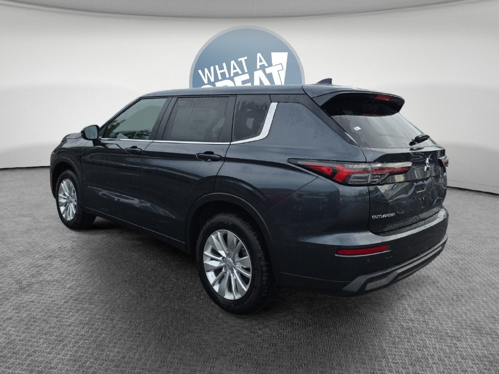 2026 Mitsubishi Outlander ES