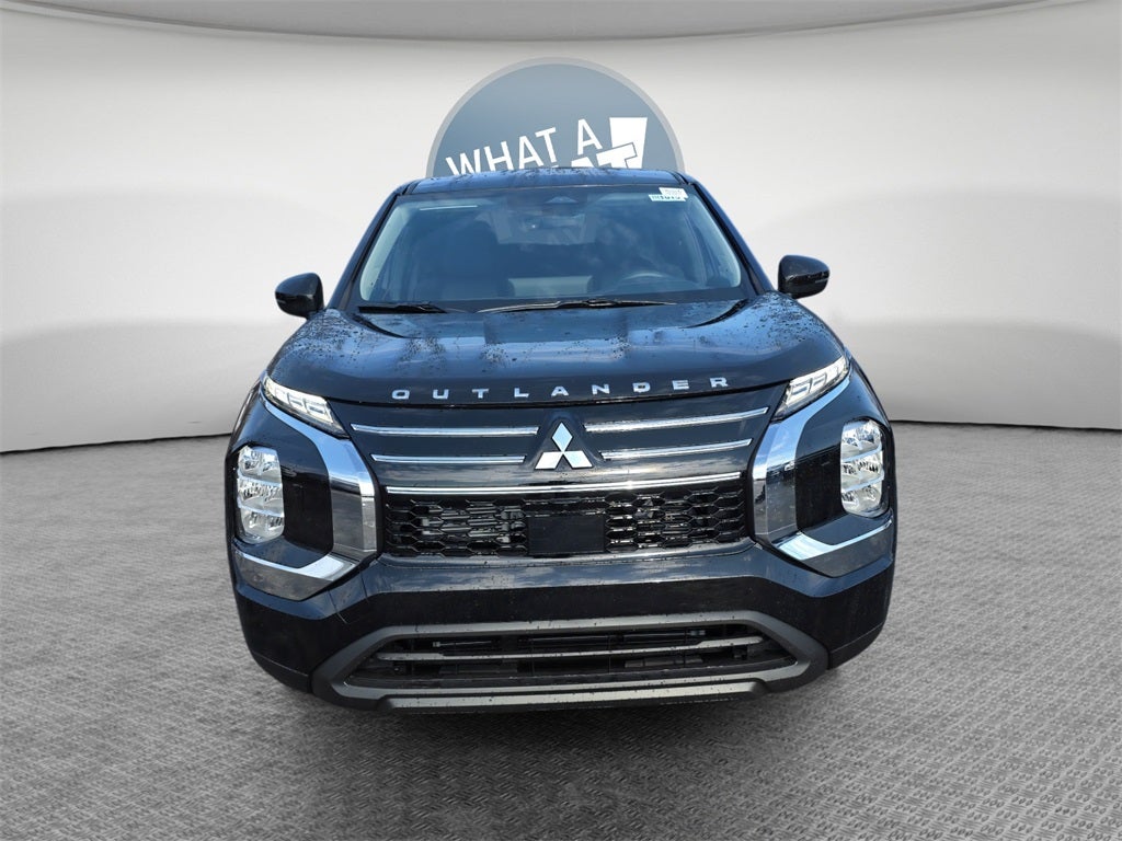2026 Mitsubishi Outlander ES