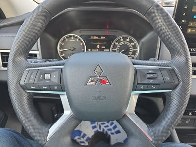 2026 Mitsubishi Outlander ES