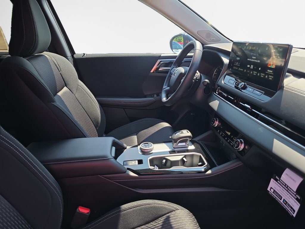 2026 Mitsubishi Outlander ES