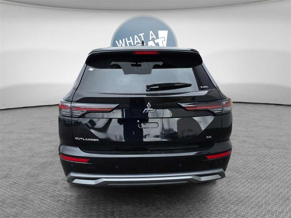 2025 Mitsubishi Outlander SE